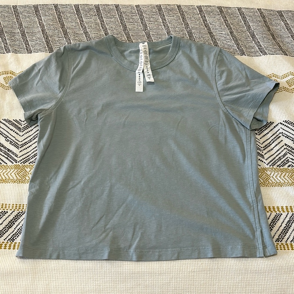 Lululemon silver gray cates tee